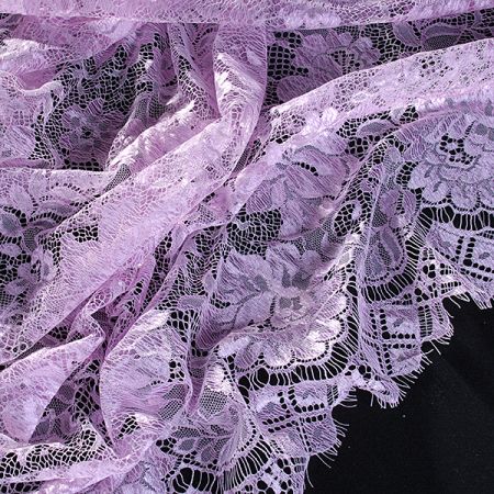 Tylová krajka  květinový motiv v barvě lila