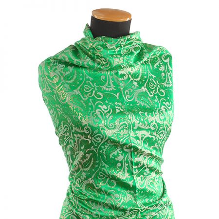 Brokát paisley motiv zeleno/zlatý