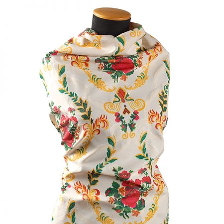 Žakárová látka digitílní tisk motiv květů 