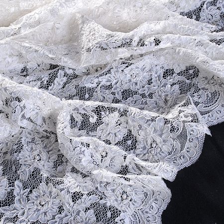 Krajka výšivka na tylu v barvě slonové kosti