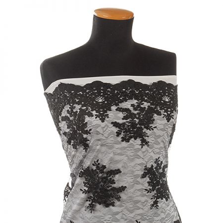 Krajka výšivka na vzorovém tylu černá