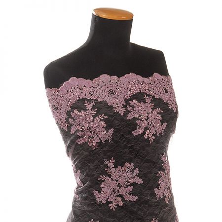 Krajka jemná výšivka na vzorovém tylu starorůžová