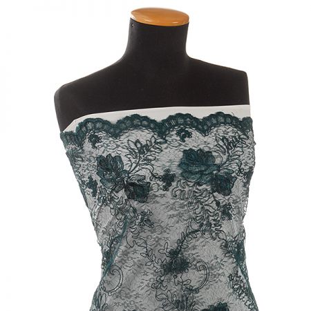 Krajka výšivka na vzorovém tylu tm.zelená