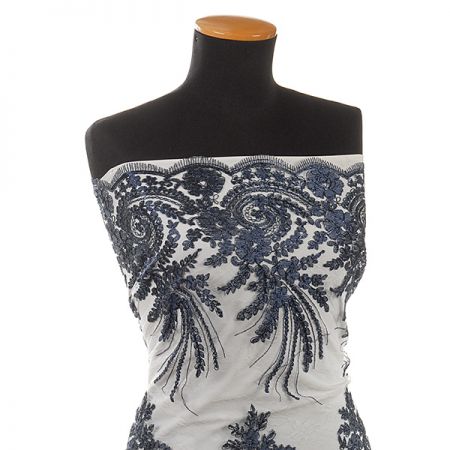 Krajka efektní lurexová výšivka tm.modrá/bílá