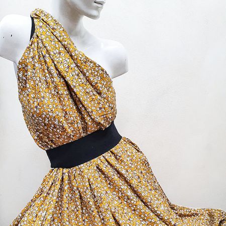 Viskozová šatová látka květy drobné květy okrová