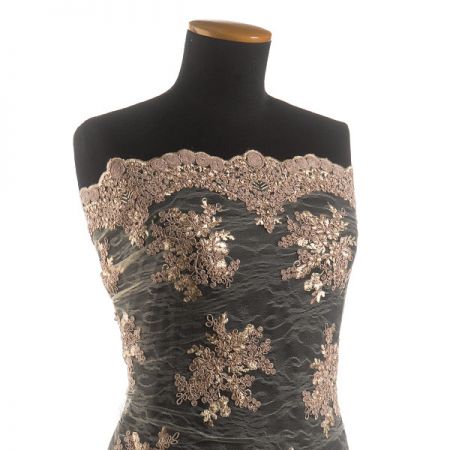 Krajka na vzorovém tylu květy béžovopudrová