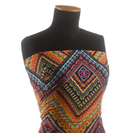 Viskozová šatová látka etno vzor fialovorůžová