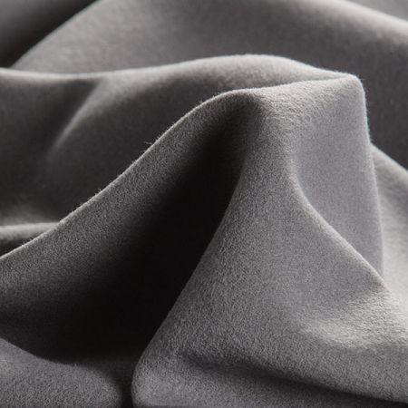 Flauš směs šedé barvy