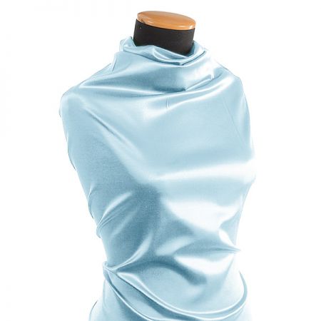 Satén pružný jemný pastel světle modrý