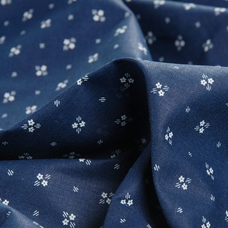 Bavlněná látka modrotisk drobné kytičky bílá/modrá