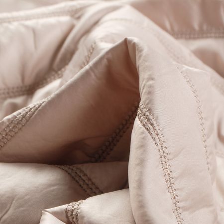 Prošev zateplená podšívka zdobné proužky béžový