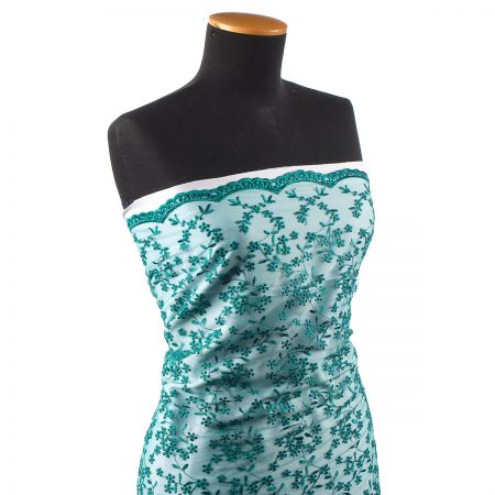 Krajka tylová drobná výšivka smaragdová