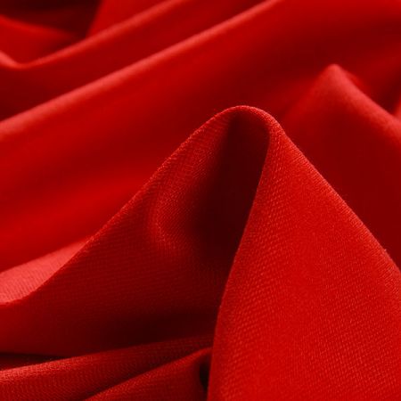 Úplet vyšší gramáže červené barvy