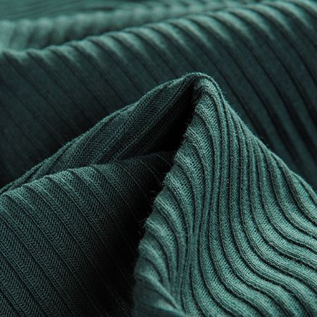 Bavlněný úplet plastický vzor proužků tm. zelený