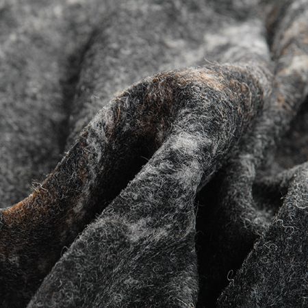 Vařená vlna kostky hnědo-šedá