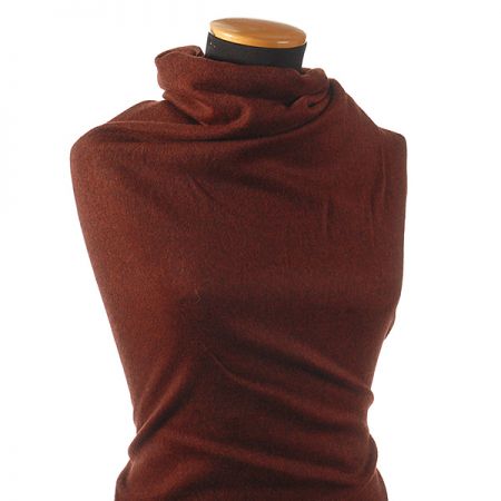 Kostýmová látka kašmír skořicové barvy