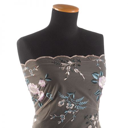 Krajka výšivka na tylu barevné květy béžová