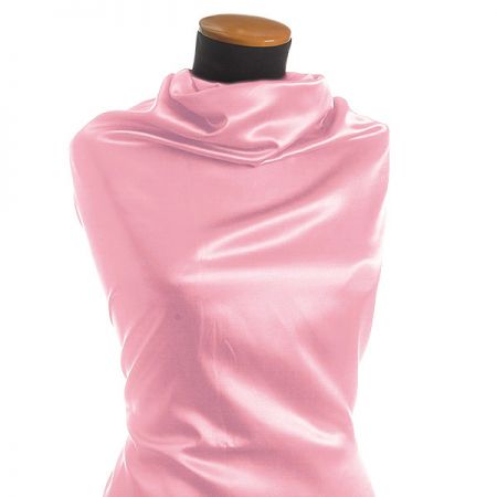 Pružný satén světle růžový
