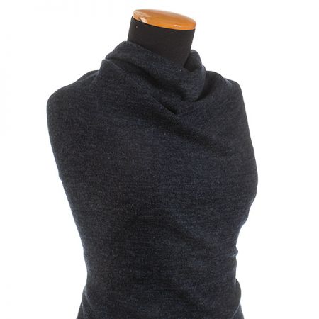 Úplet teplejší s vlasem modrý