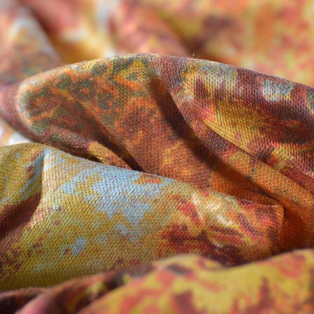 Úplet v zemitých barvách