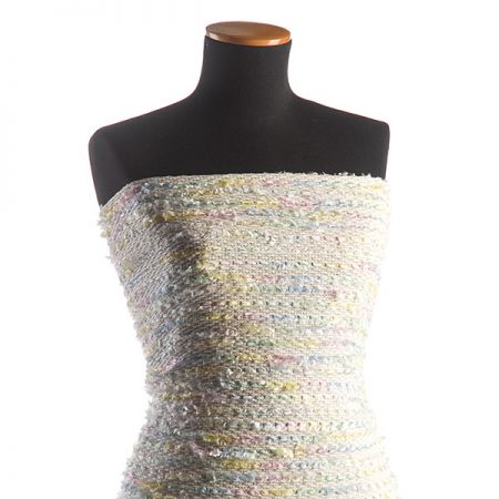 Kostýmová látka plastický vzor 