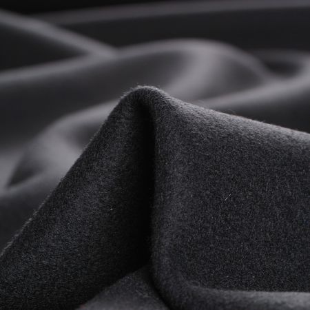 Flauš směs vlna v temně modré barvě