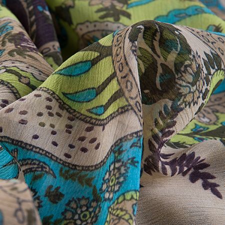 Šifon plise motiv paisley v zelených odstínech