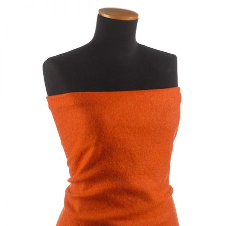 Vařená vlna oranžové barvy