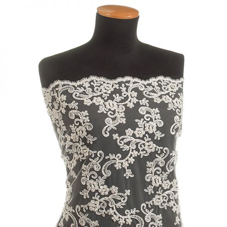 Krajka výšivka na tylu smetanová