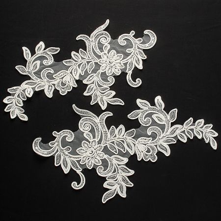 Tylová krajková aplikce pár slonová kost