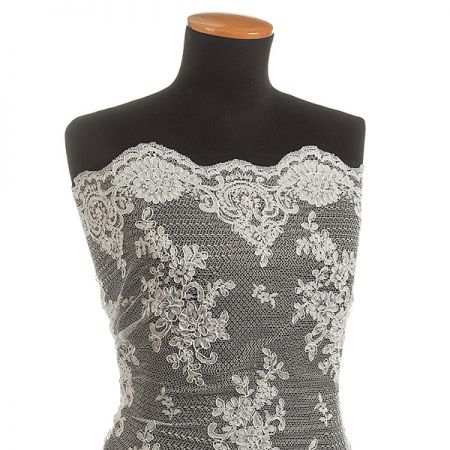 Krajka výšivka na tylu květinová slonová kost