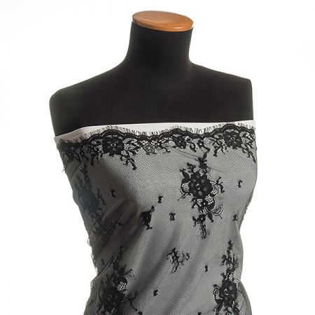 Krajka pružná jemný květinový vzor černá