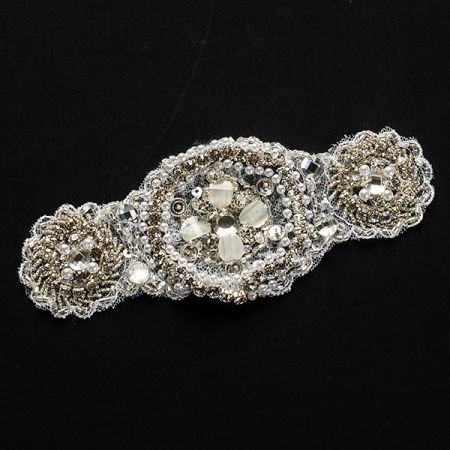 Krajková vsadka středová bílá/stříbrná