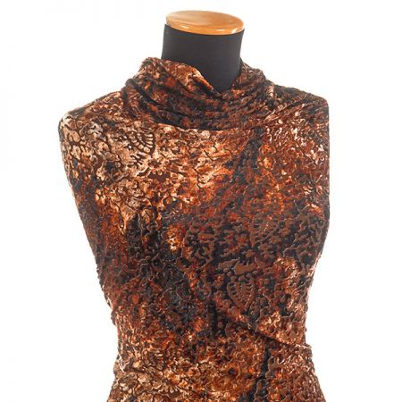 Samet vypalovaný ornamentální vzor hnědý