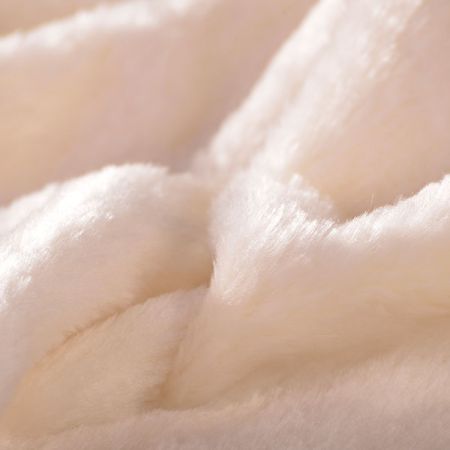 Imitace kožešiny smetanová