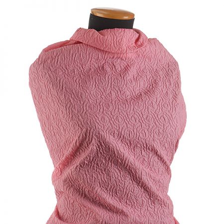 Podšívka lisovaný plastický vzor růžová