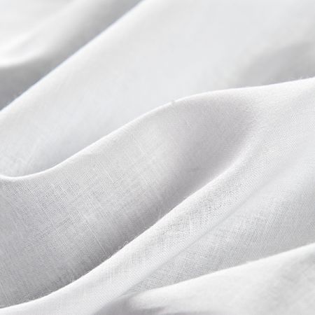 Bavlněná látka jemná plátnové vazby bílá