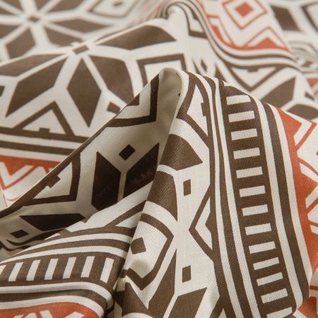 DÁREK - Látka vánoční vzor hnědá 50x160 cm