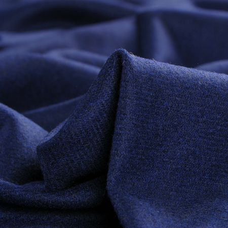 Vlněná kostýmová látka s vlasem švestkově modrá