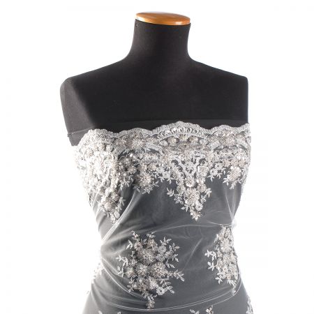 Krajka výšivka na tylu s korálky rokajlem flitry bílá