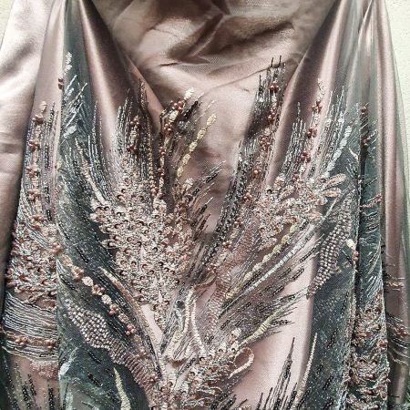 Krajka výšivka na tylu s korálky rokajlem flitry šedá