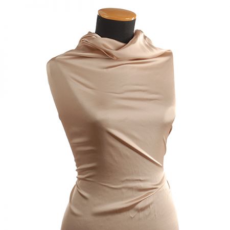 Nepružný jemný satén béžový