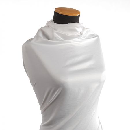 Imitace hedvábí jemné bílé matné