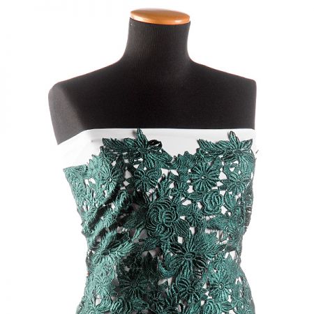 Hrubá krajka  tm.zelená