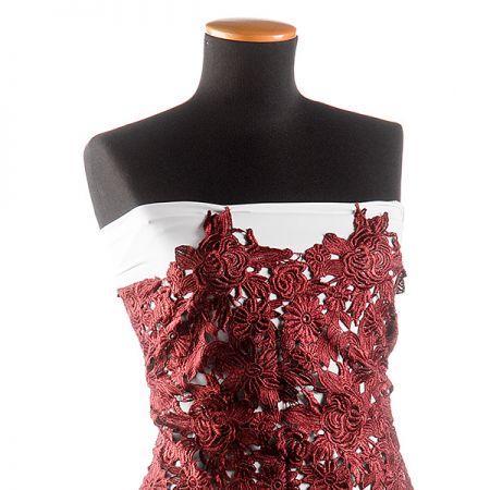 Hrubá krajka vínová