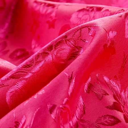 Brokát krojový nepružný fuchsiový