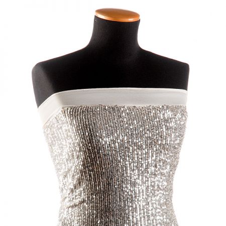 Pružný tyl výšivka stříbrné flitry