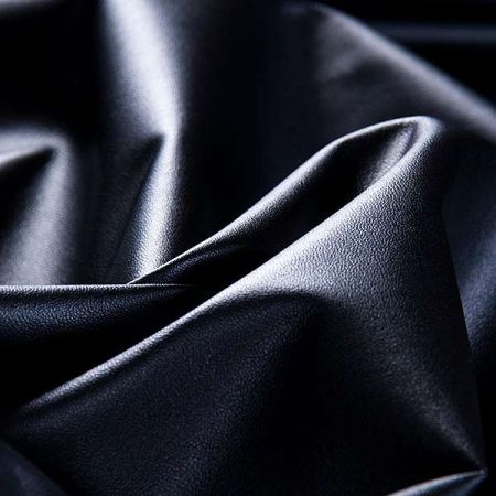 Imitace kůže matná černá jemná