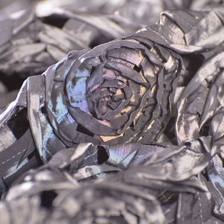 Efektní tkanina stužková aplikace růže antracit