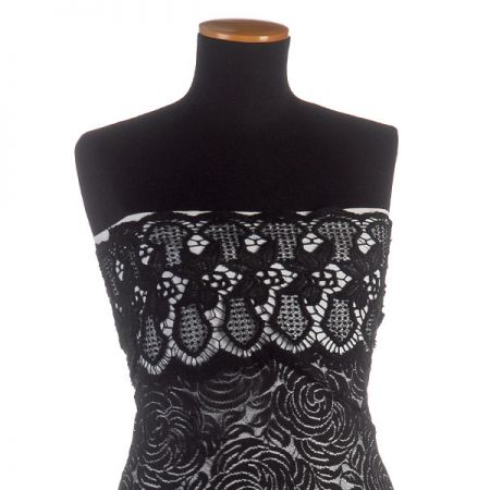 Krajka vzorový tyl s bordurou hrubé krajky černá